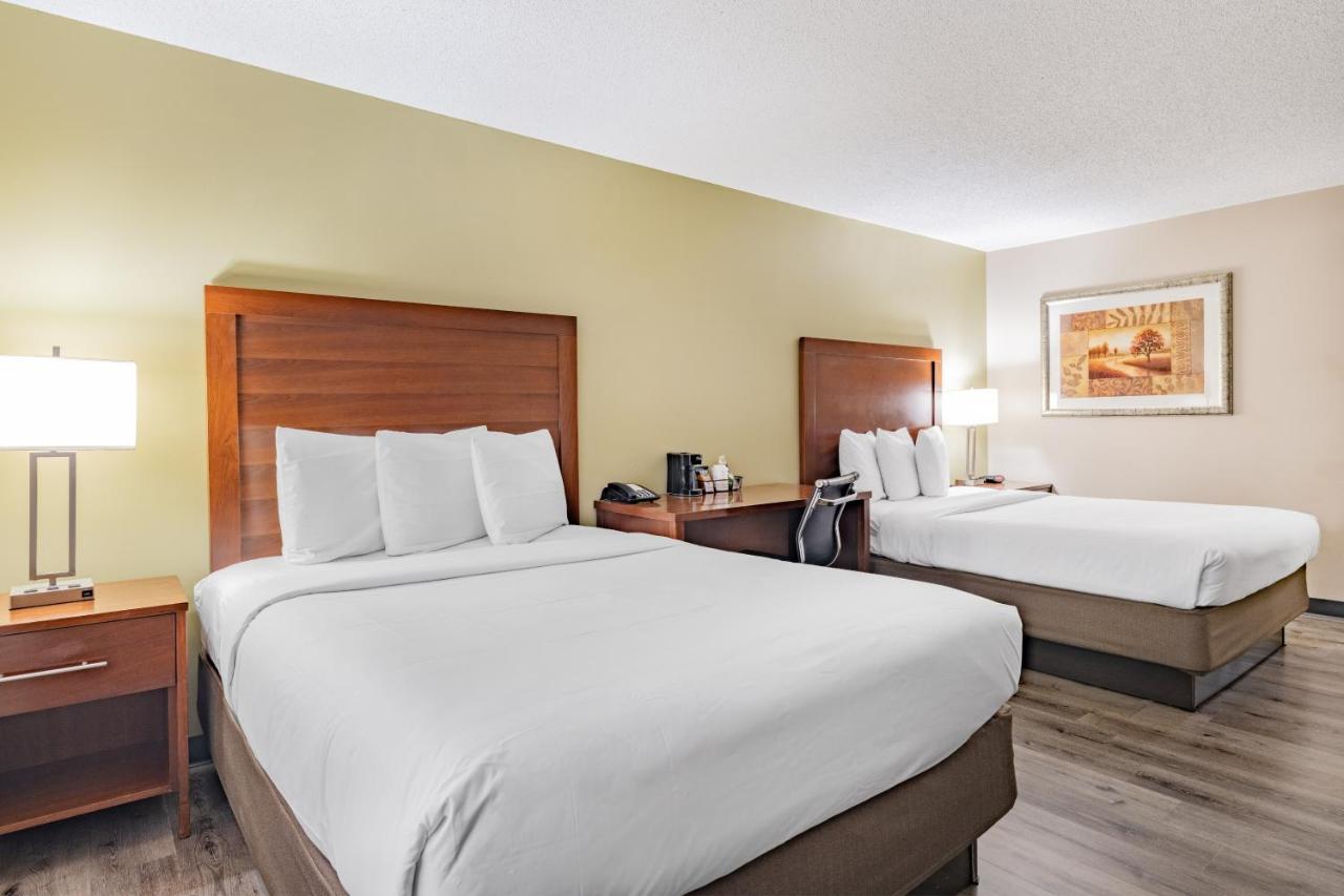 Baymont By Wyndham Gurnee Hotel Exterior photo
