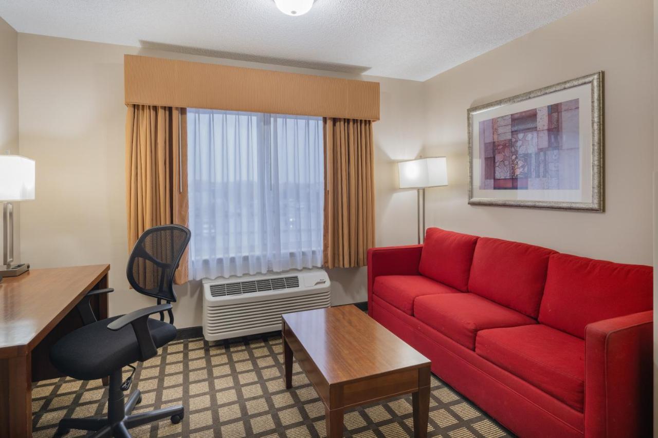 Baymont By Wyndham Gurnee Hotel Exterior photo